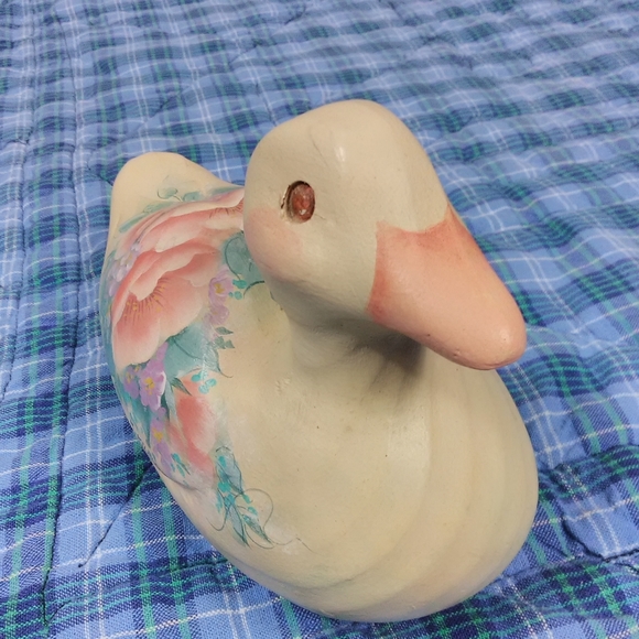 WOODEN HAND PAINTED DUCK  SIGNED - Picture 7 of 9